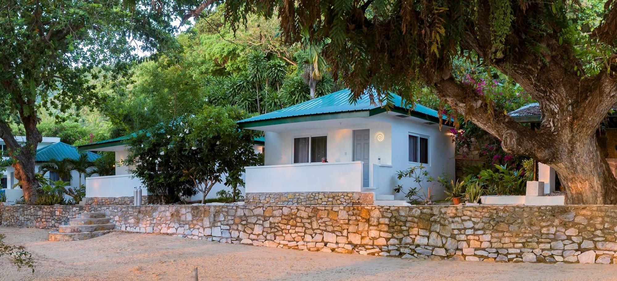The Three P Beach Resort & Dive Center Agnay 외부 사진